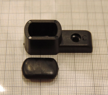 PIEDINI PLASTICA OVALI CON COPERCHIO E SCARPETTA