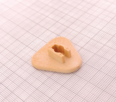 VALVES PLASTIC AUSTRIAN NORMAL TRIANGULAR u